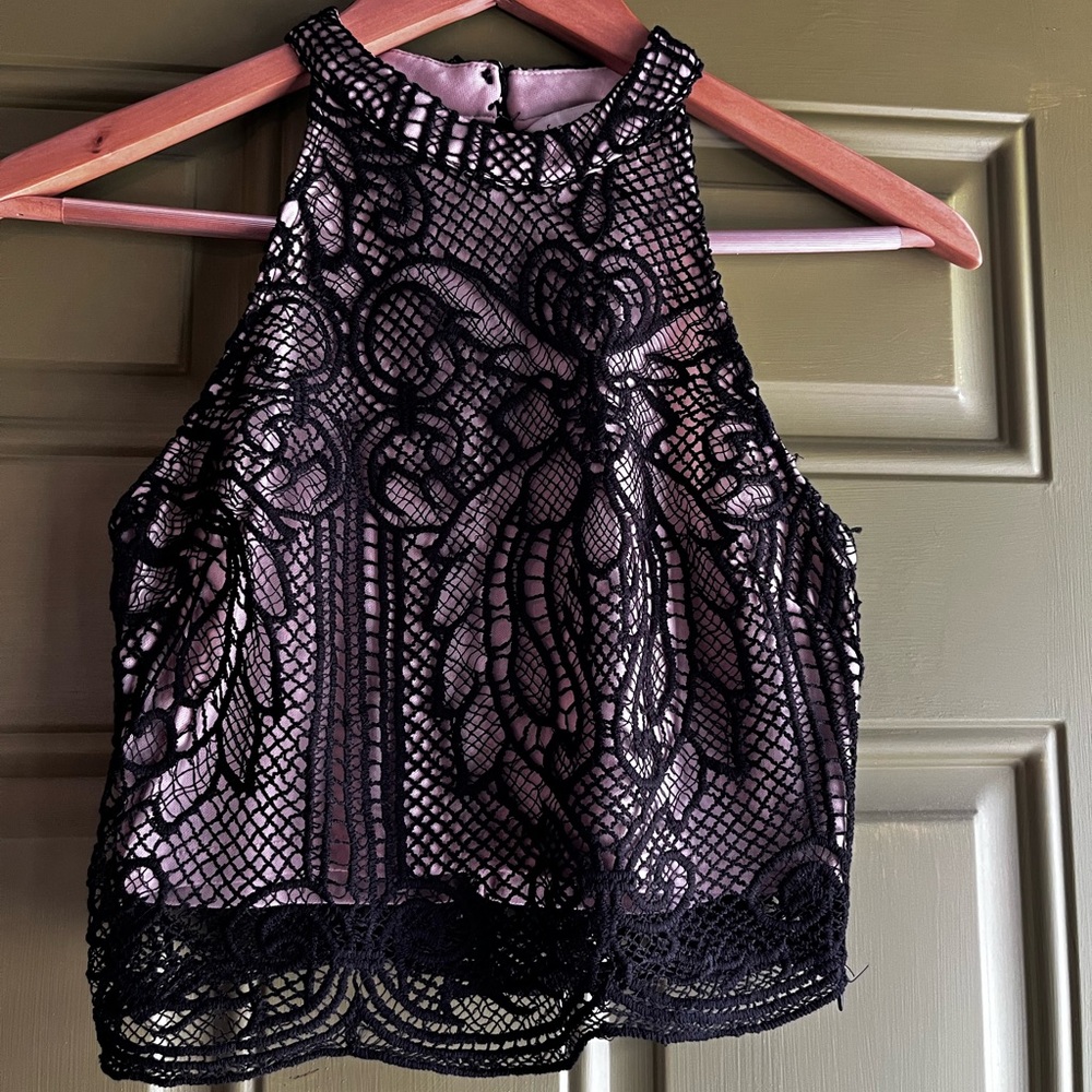 Size XS cropped top with XS matching skirt by Francesca’s, black - Picture 9 of 15